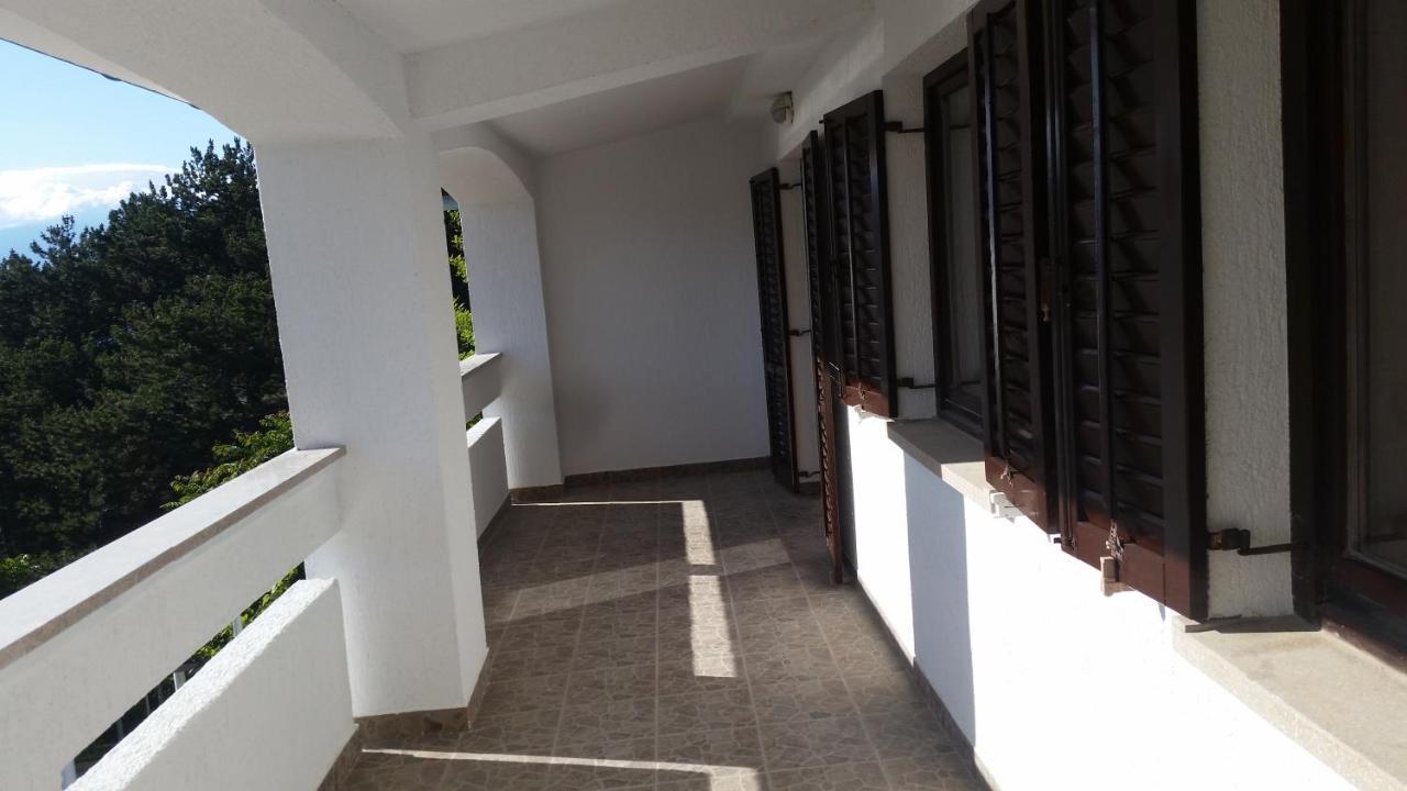 Apartmani Lisac Baska  Exterior photo