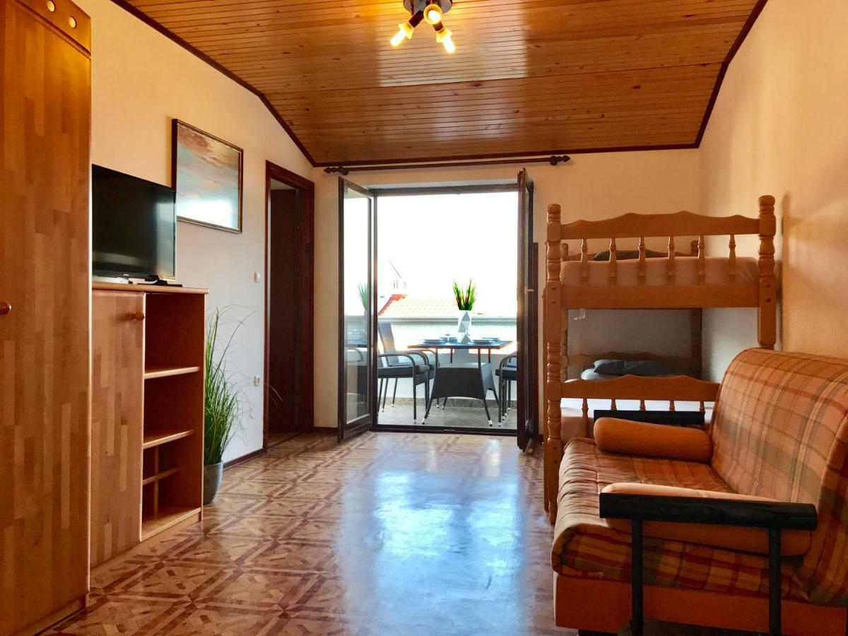 Apartmani Lisac Baska  Exterior photo